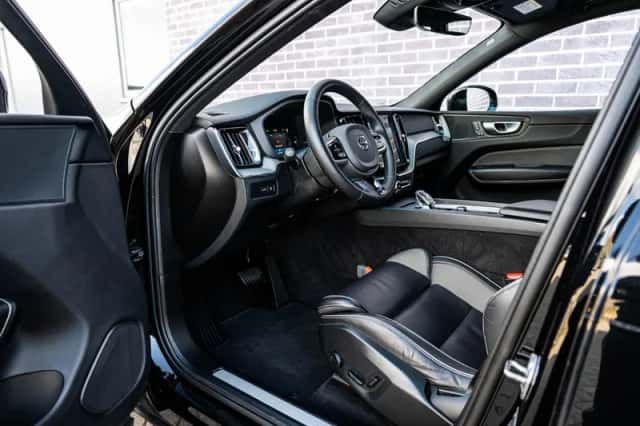Volvo XC60 (2024) thumbnail 18