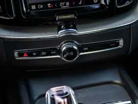 Volvo XC60 thumbnail 25