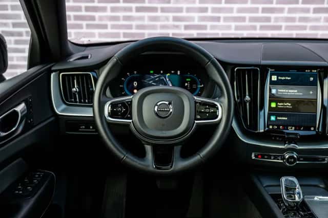 Volvo XC60 (2024) thumbnail 4
