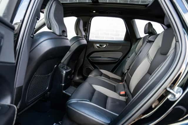 Volvo XC60 (2024) thumbnail 9