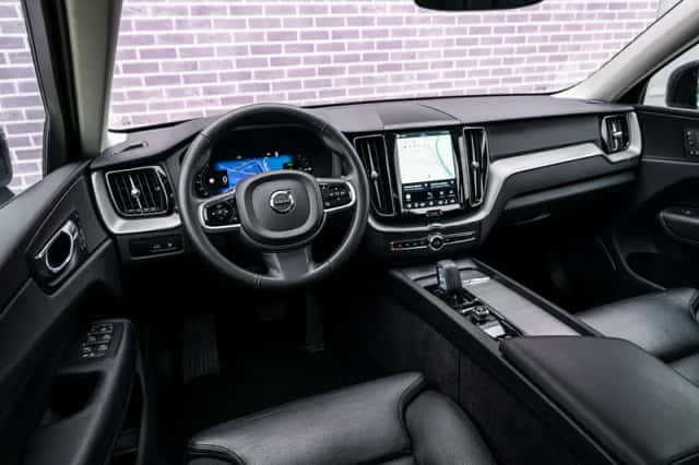 Volvo XC60 (2023) thumbnail 12