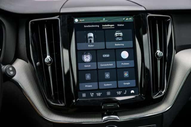 Volvo XC60 (2023) thumbnail 22