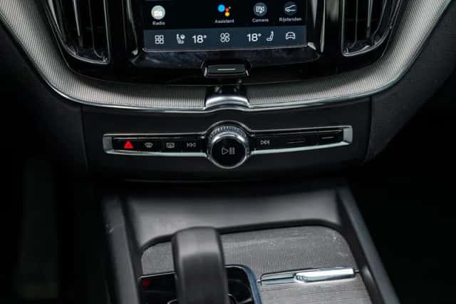 Volvo XC60 (2023) thumbnail 24