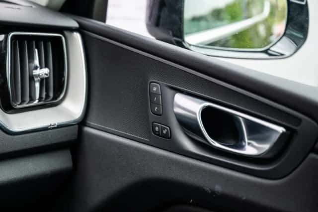 Volvo XC60 (2023) thumbnail 25