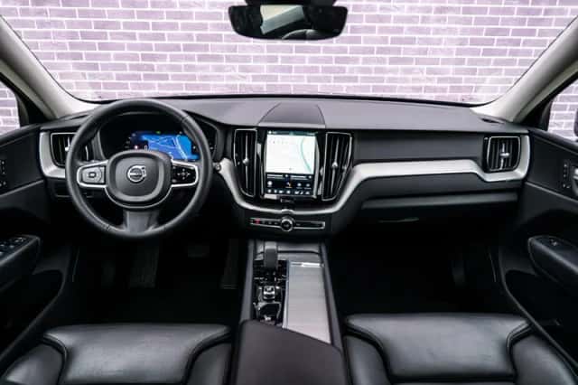Volvo XC60 (2023) thumbnail 6