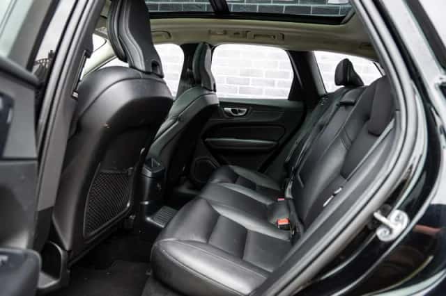 Volvo XC60 (2023) thumbnail 9