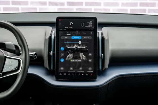 Volvo EX30 (2024) thumbnail 13