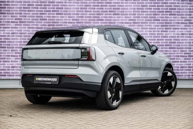 Volvo EX30 (2024) thumbnail 4