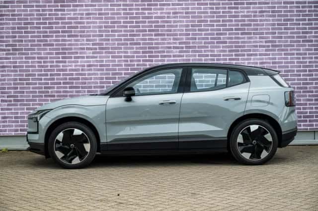 Volvo EX30 (2024) thumbnail 6