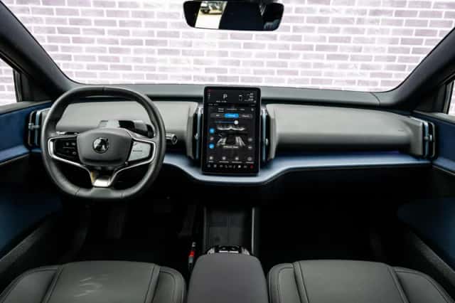 Volvo EX30 (2024) thumbnail 7