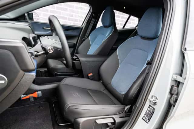Volvo EX30 (2024) thumbnail 8