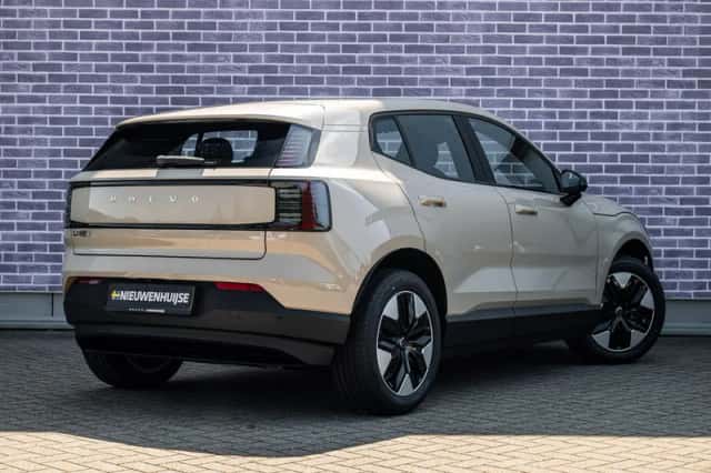 Volvo EX30 (2026) thumbnail 3