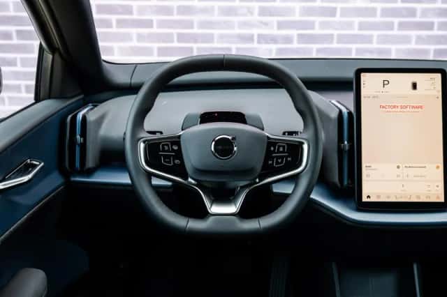 Volvo EX30 (2026) thumbnail 4