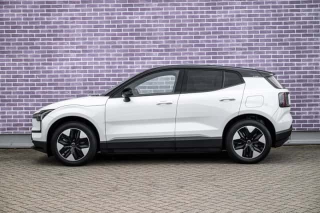 Volvo EX30 (2024) thumbnail 6