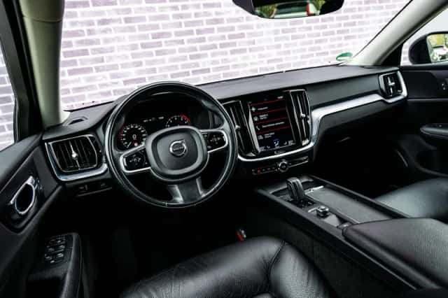 Volvo V60 (2021) thumbnail 12