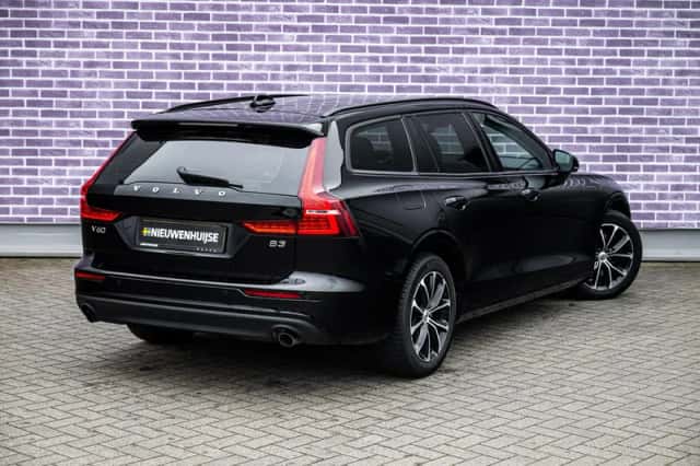 Volvo V60 (2021) thumbnail 17