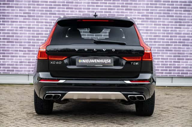 Volvo XC60 (2017) thumbnail 12