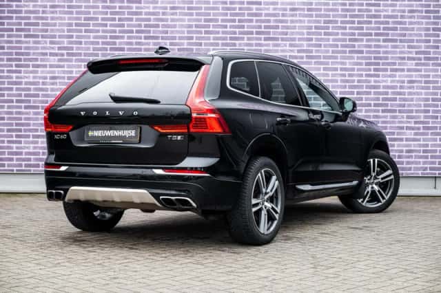 Volvo XC60 (2017) thumbnail 4