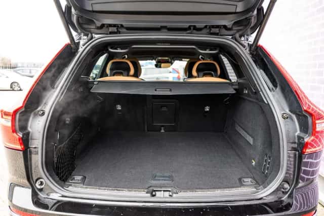Volvo XC60 (2017) thumbnail 33