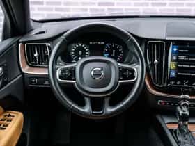 Volvo XC60 thumbnail 5