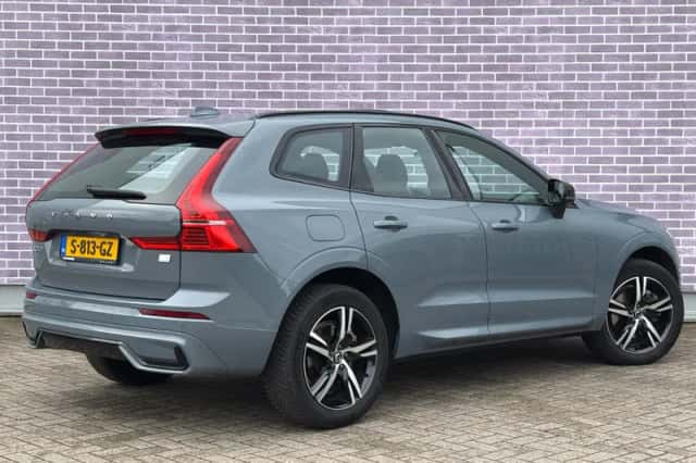 Volvo XC60 (2022) thumbnail 3