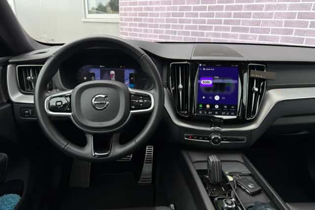 Volvo XC60 (2022) thumbnail 4