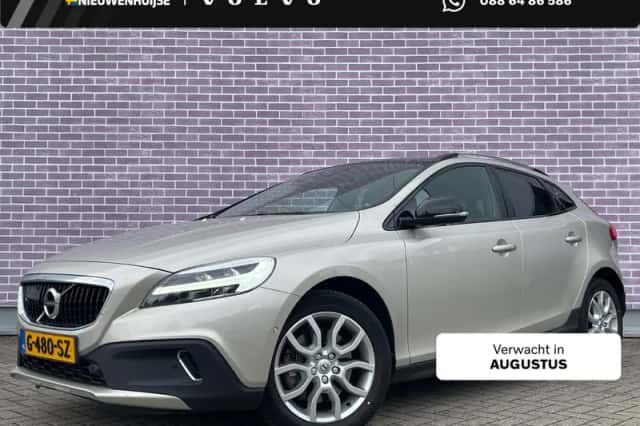 Volvo V40 (2019) thumbnail 1