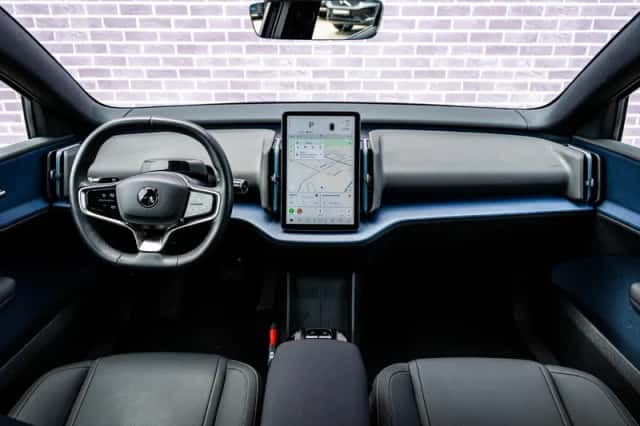 Volvo EX30 (2024) thumbnail 5