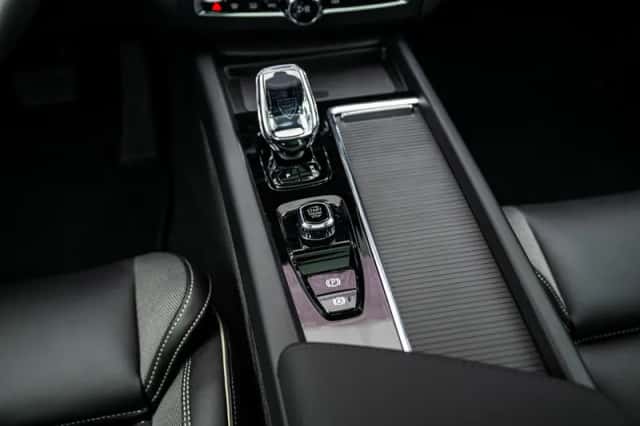Volvo XC60 (2025) thumbnail 16