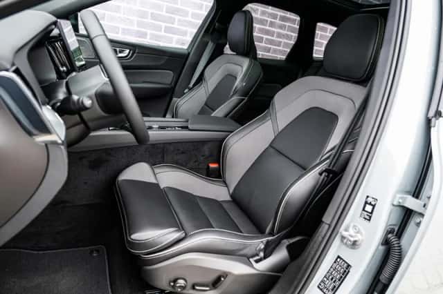 Volvo XC60 (2025) thumbnail 8