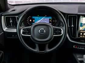 Volvo XC60 thumbnail 3