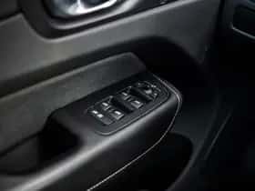 Volvo XC60 thumbnail 25