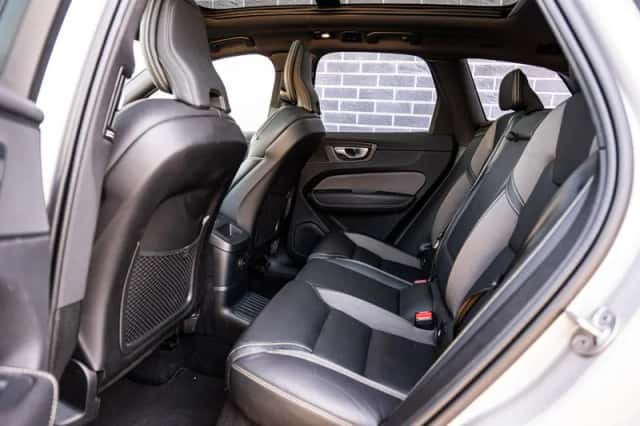 Volvo XC60 (2023) thumbnail 8