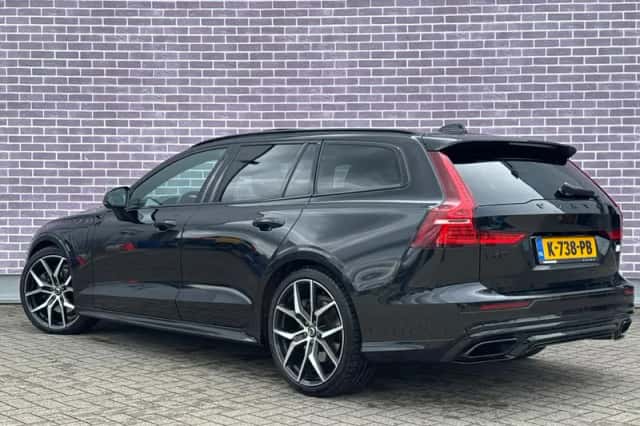 Volvo V60 (2021) thumbnail 4