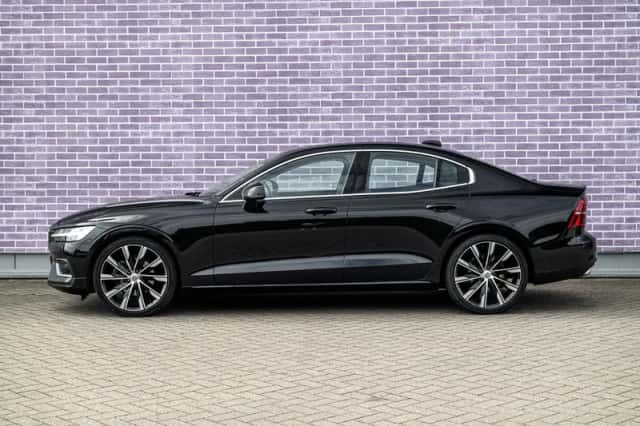 Volvo S60 (2022) thumbnail 4