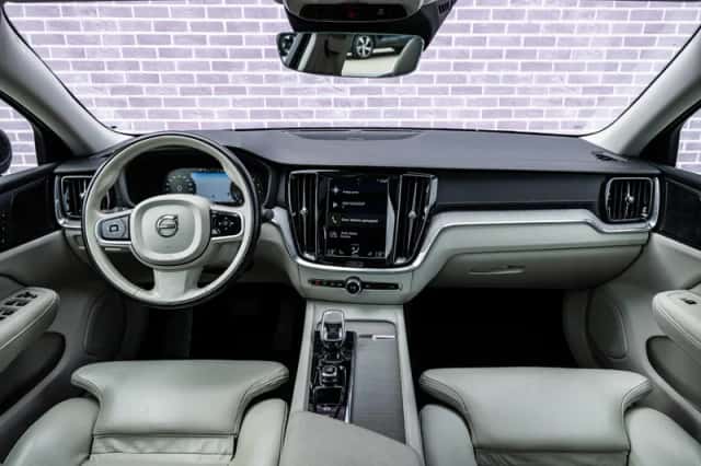 Volvo S60 (2022) thumbnail 5