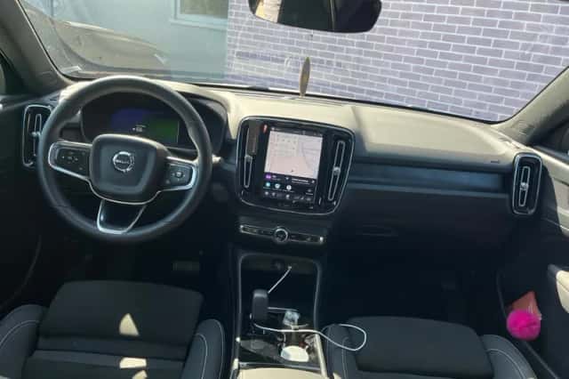 Volvo C40 (2022) thumbnail 4