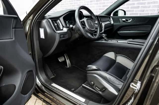 Volvo XC60 (2020) thumbnail 18