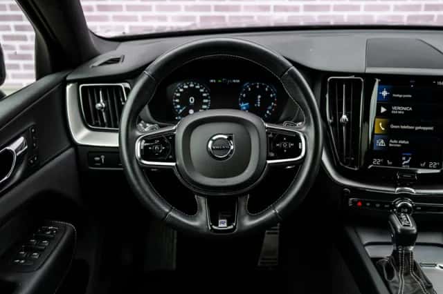 Volvo XC60 (2020) thumbnail 4