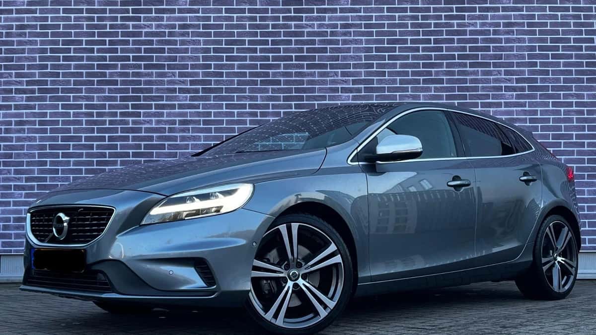 Volvo V40 — foto 1