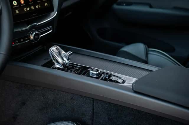 Volvo XC60 (2025) thumbnail 32