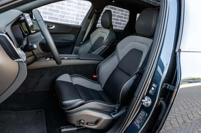 Volvo XC60 (2025) thumbnail 6