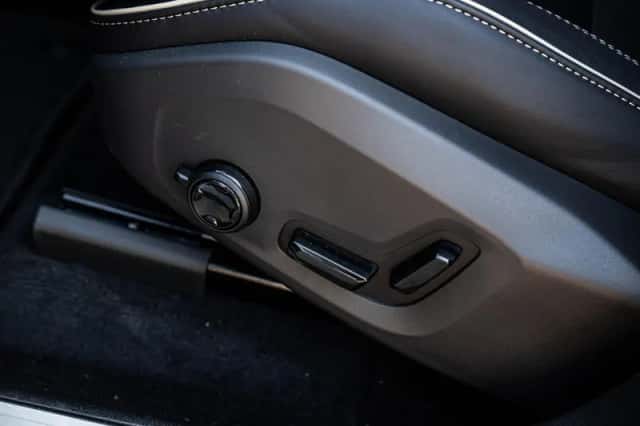 Volvo XC60 (2025) thumbnail 7