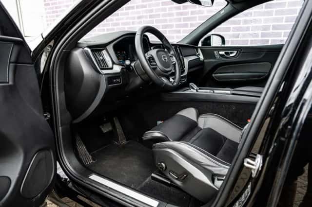 Volvo XC60 (2024) thumbnail 17