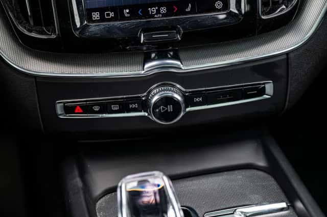 Volvo XC60 (2024) thumbnail 25