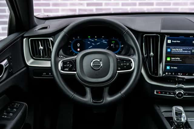 Volvo XC60 (2024) thumbnail 4