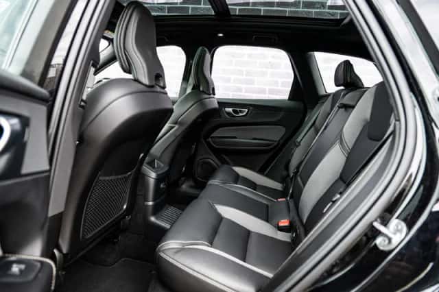 Volvo XC60 (2024) thumbnail 9