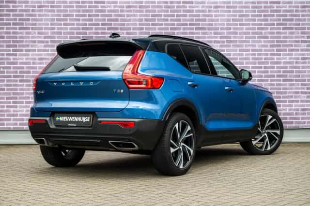 Volvo XC40 (2018) thumbnail 2
