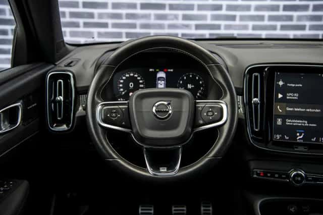 Volvo XC40 (2018) thumbnail 4
