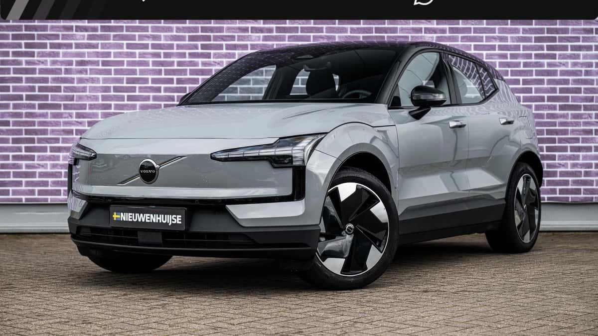 Volvo EX30 — foto 1